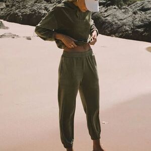 NWT‎ Araminta James Women's XS Cropped Velour Hoodie Khaki Green Casual